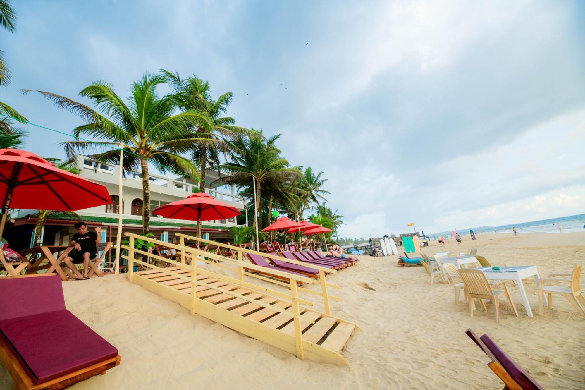 Royal Beach Hotel & Restaurant Hikkaduwa Dış mekan fotoğraf