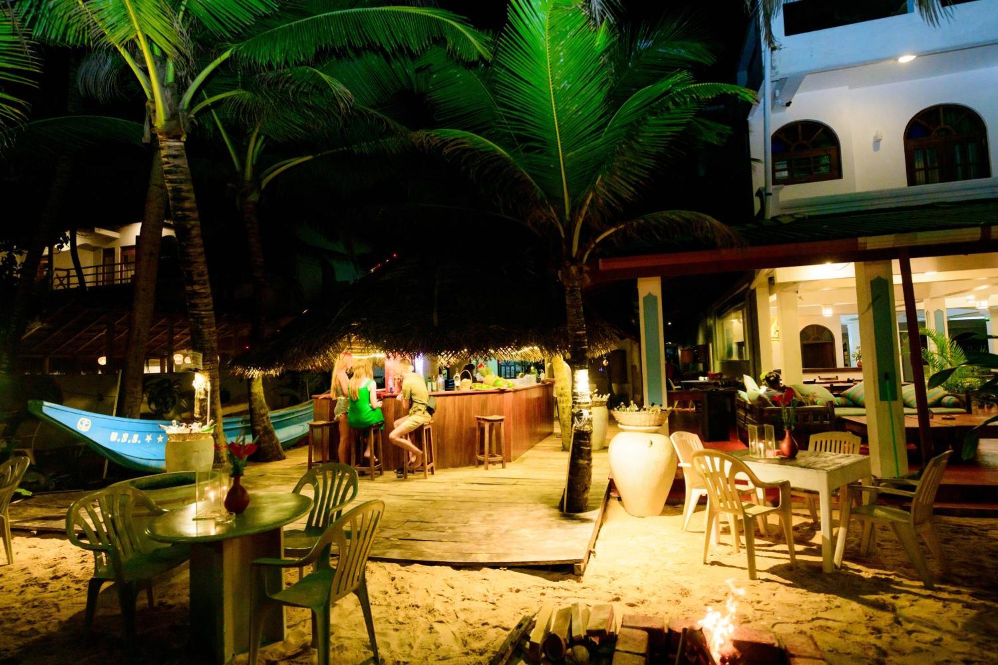 Royal Beach Hotel & Restaurant Hikkaduwa Dış mekan fotoğraf