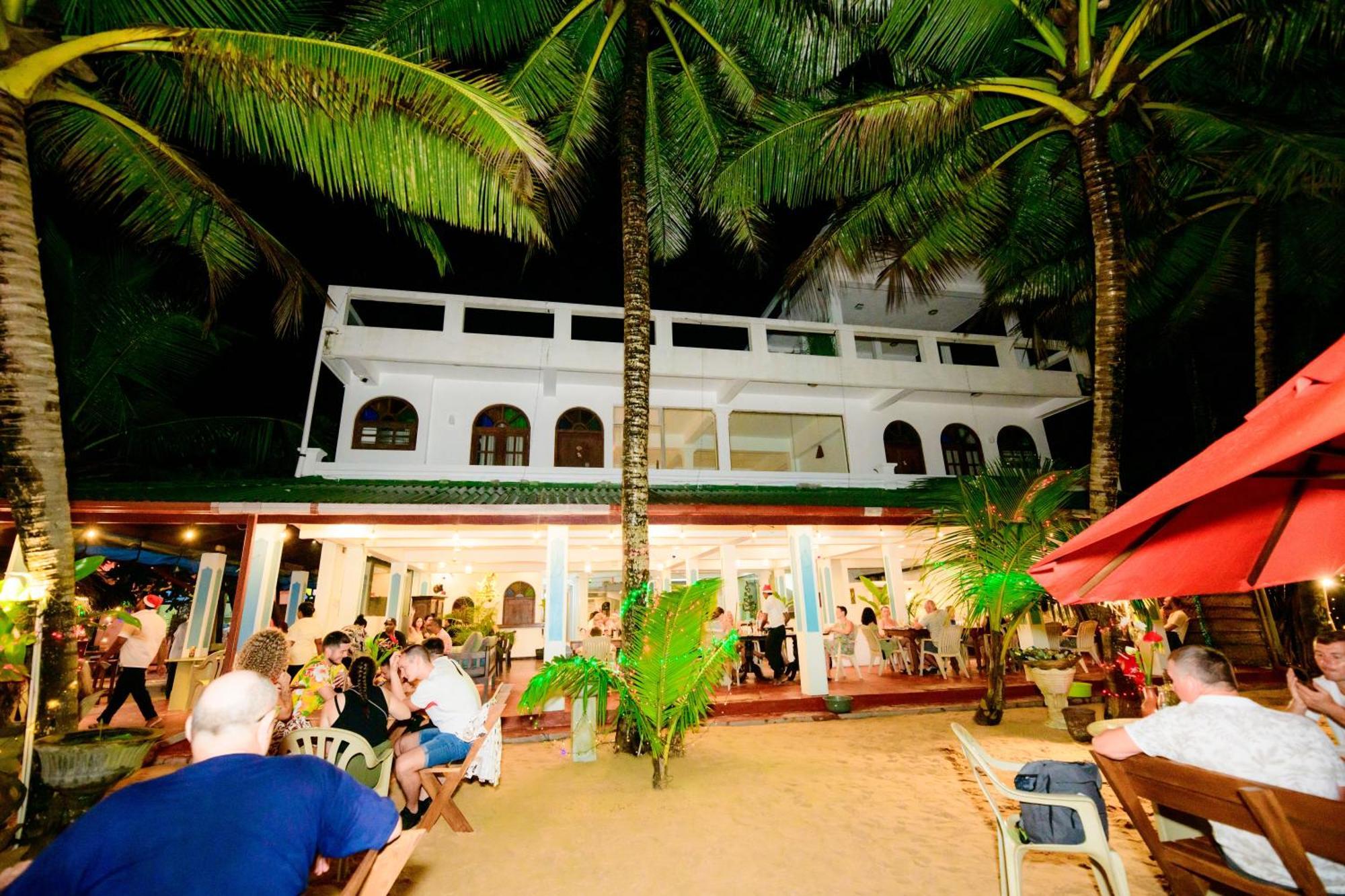Royal Beach Hotel & Restaurant Hikkaduwa Dış mekan fotoğraf