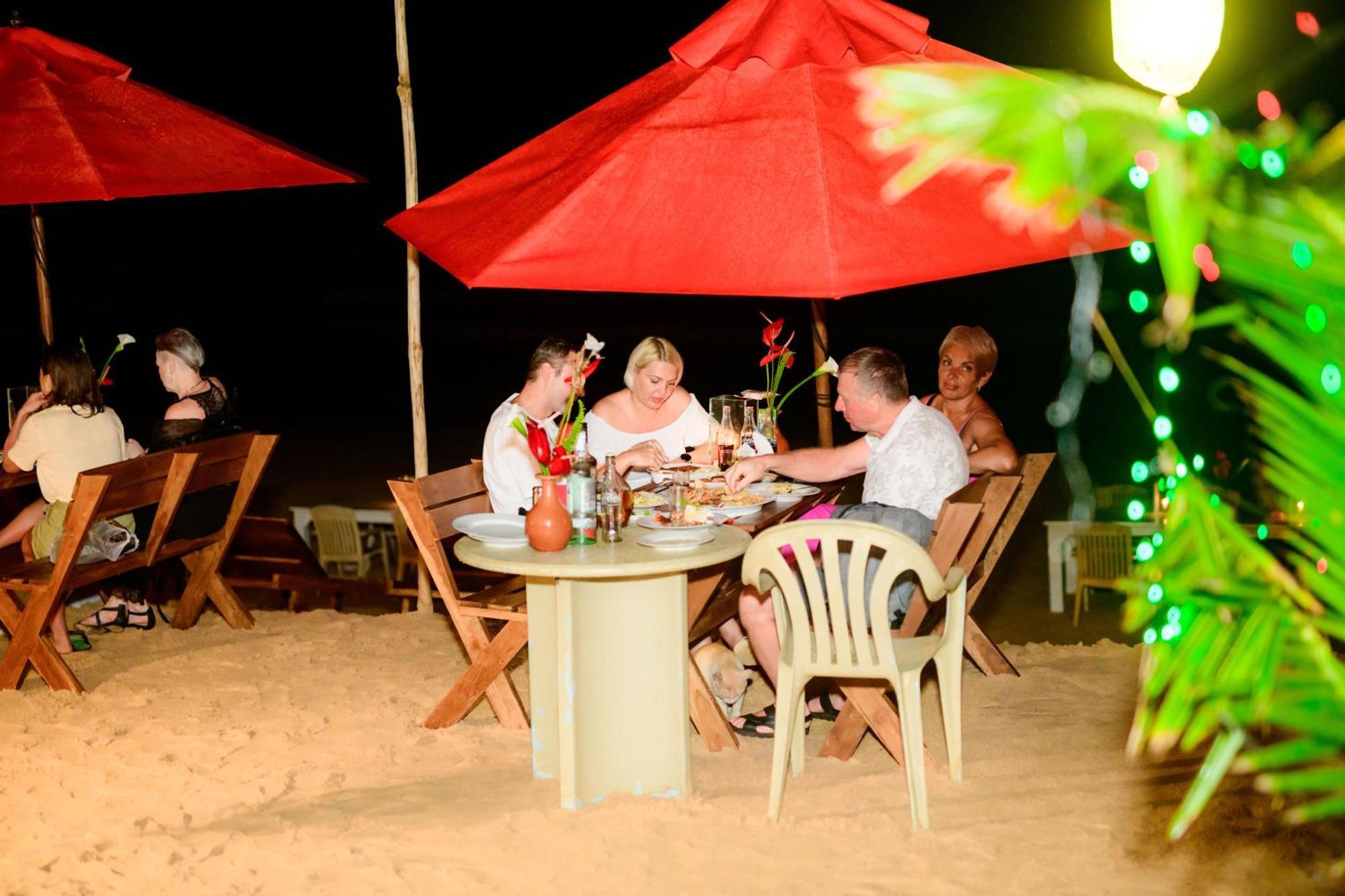 Royal Beach Hotel & Restaurant Hikkaduwa Dış mekan fotoğraf