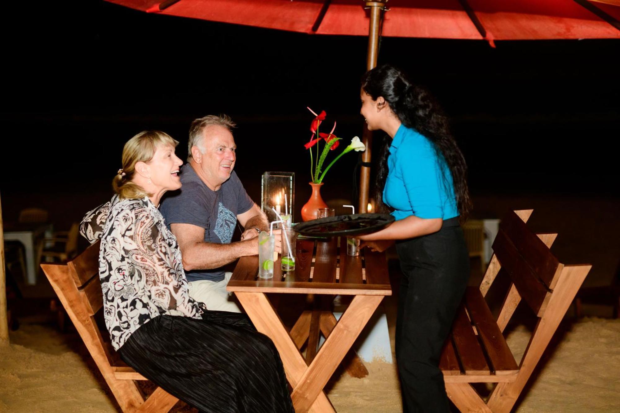 Royal Beach Hotel & Restaurant Hikkaduwa Dış mekan fotoğraf