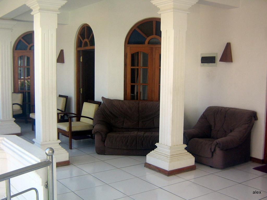 Royal Beach Hotel & Restaurant Hikkaduwa Dış mekan fotoğraf