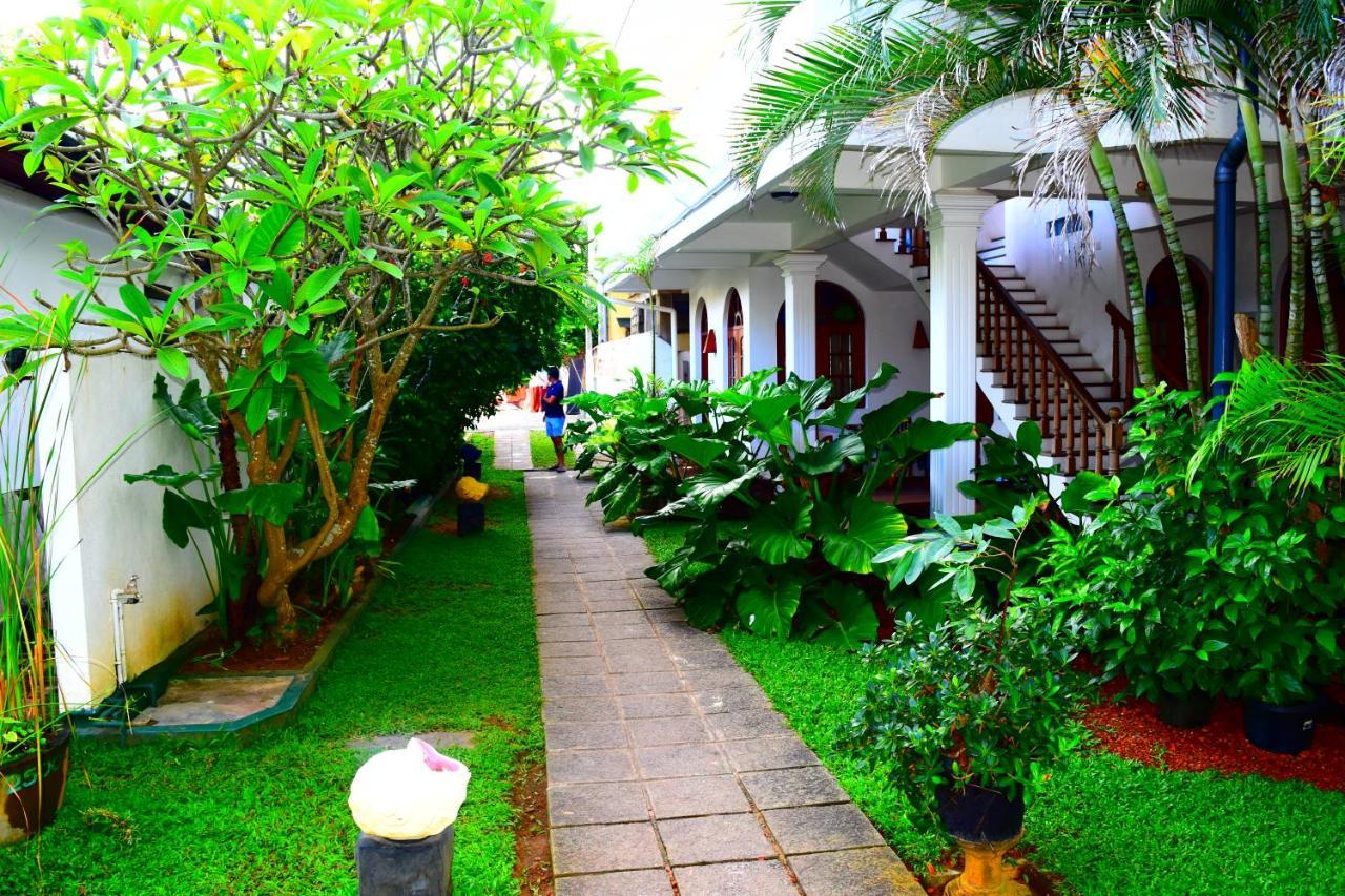 Royal Beach Hotel & Restaurant Hikkaduwa Dış mekan fotoğraf